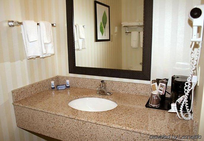 Fairfield Inn & Suites By Marriott Fairmont Værelse billede